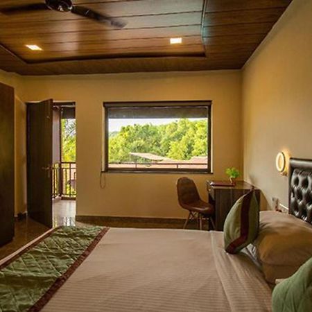 Fabhotel La Gracia Resort Morjim Ngoại thất bức ảnh