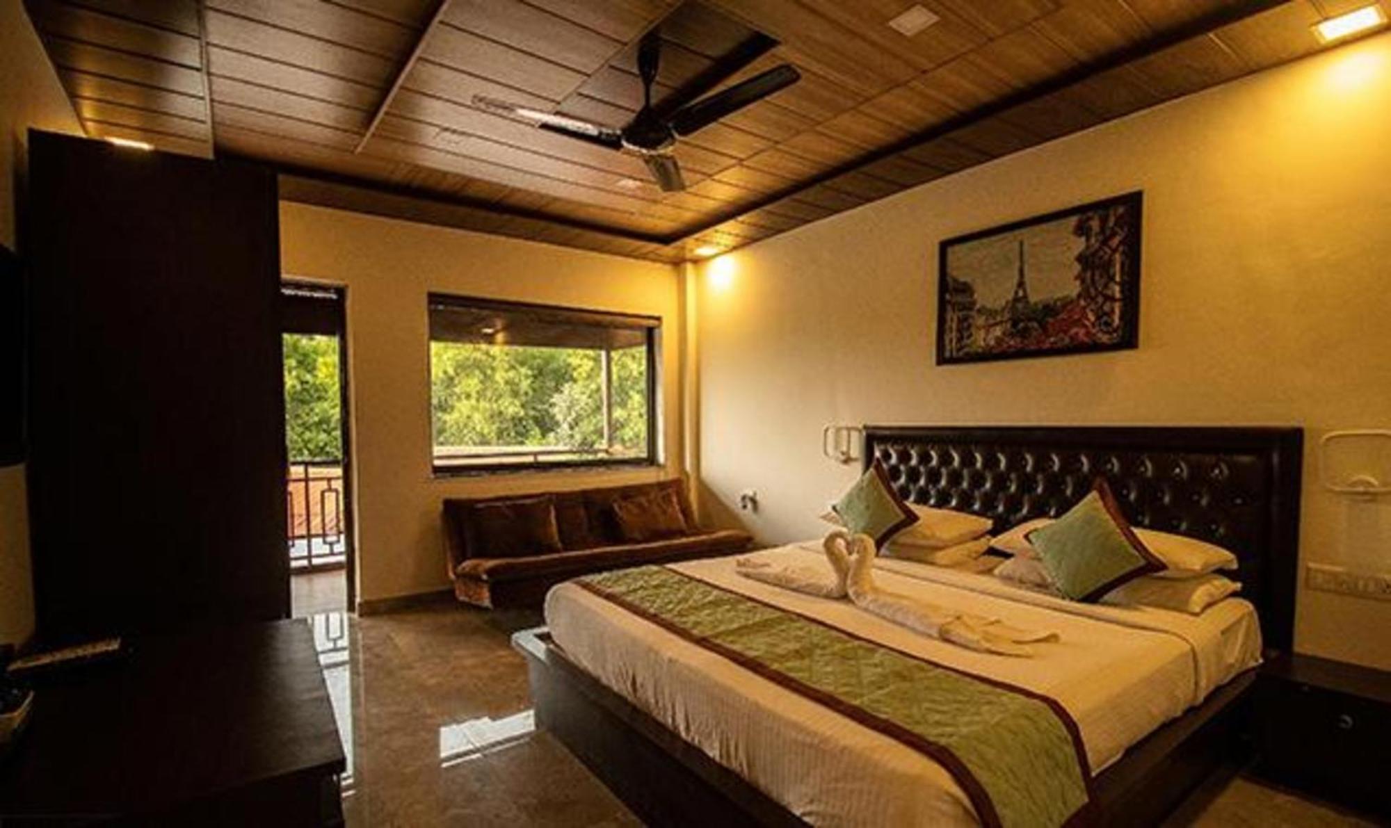 Fabhotel La Gracia Resort Morjim Ngoại thất bức ảnh