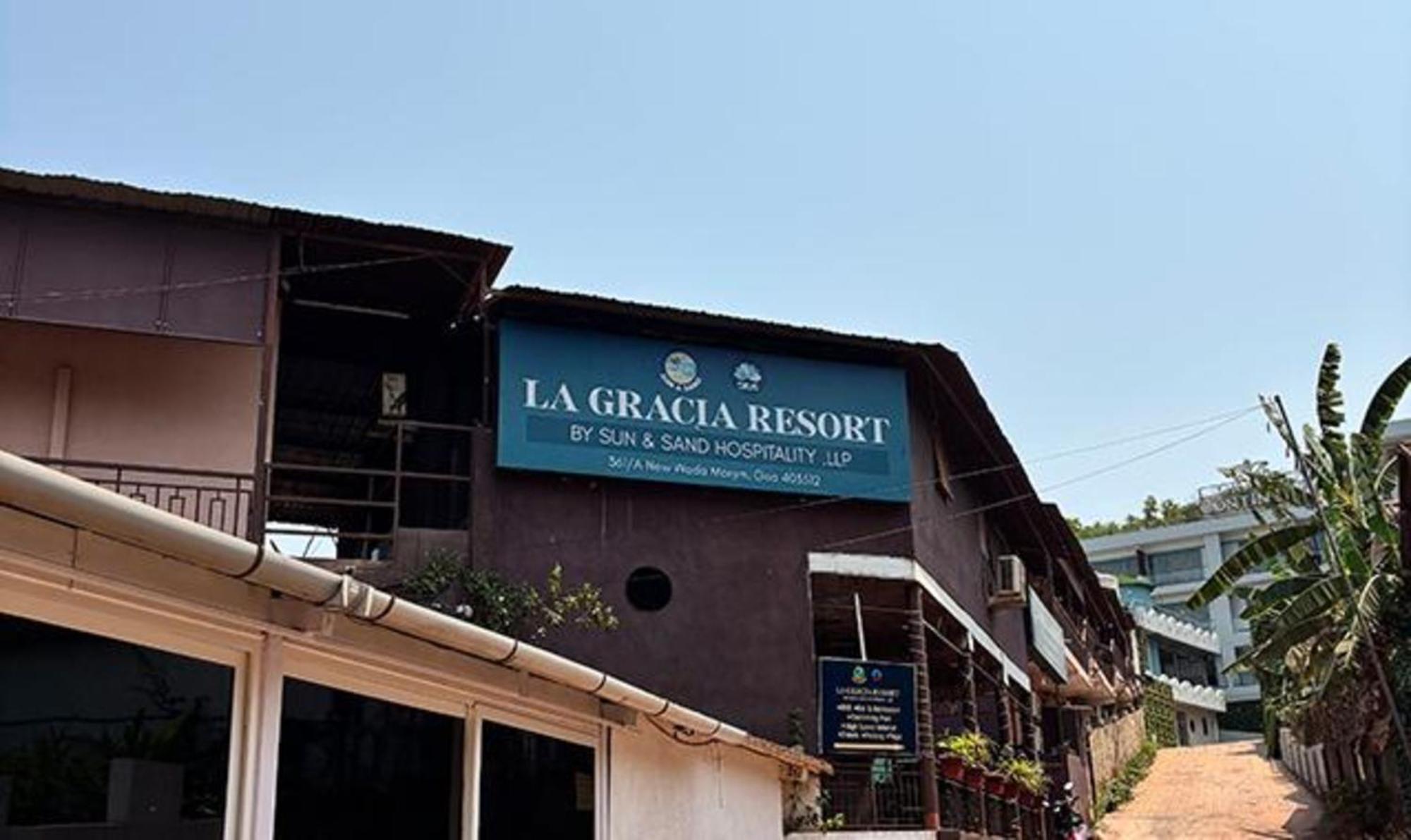 Fabhotel La Gracia Resort Morjim Ngoại thất bức ảnh