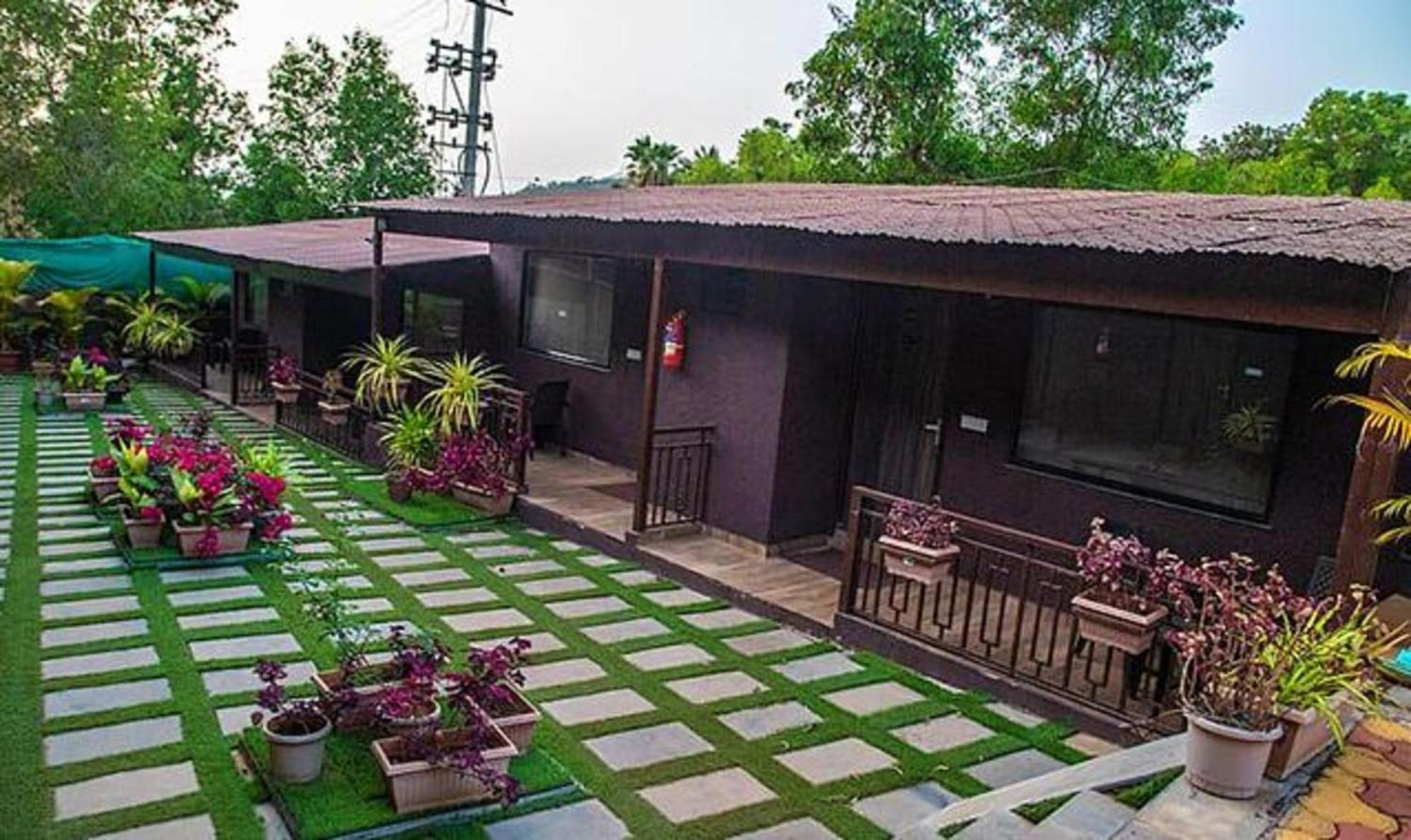 Fabhotel La Gracia Resort Morjim Ngoại thất bức ảnh
